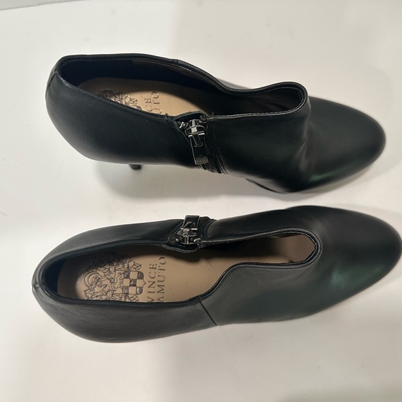 Vince Camuto black booties Women’s 8. Only tried on inside - Picture 5 of 7